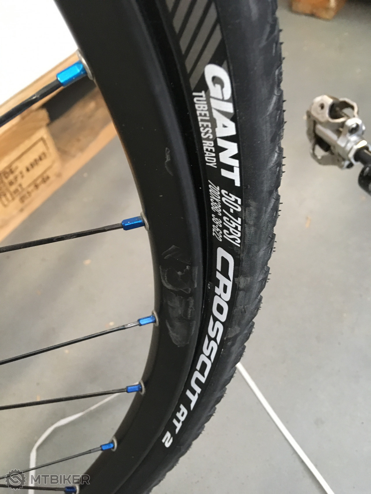 giant crosscut tyres