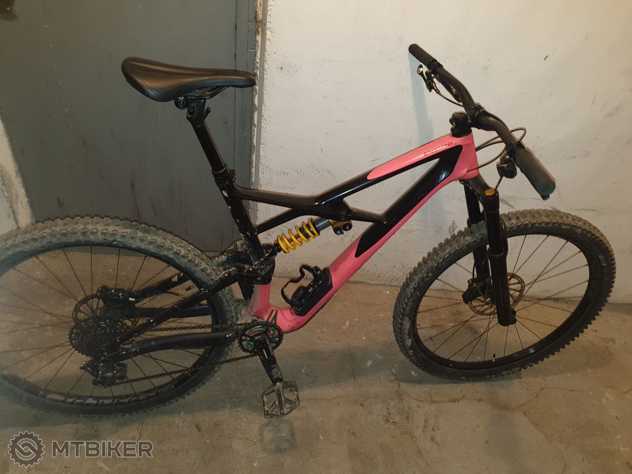 specialized enduro pink and black