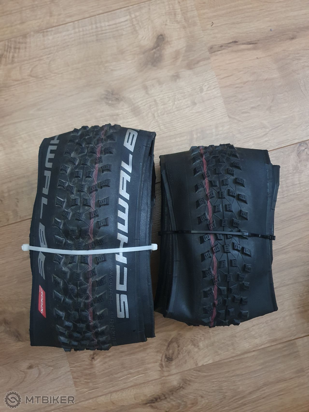 nove-schwalbe-rocket-ron-kevlar-27-5-x-2-25-plaste-mtb-pl-te-27-5