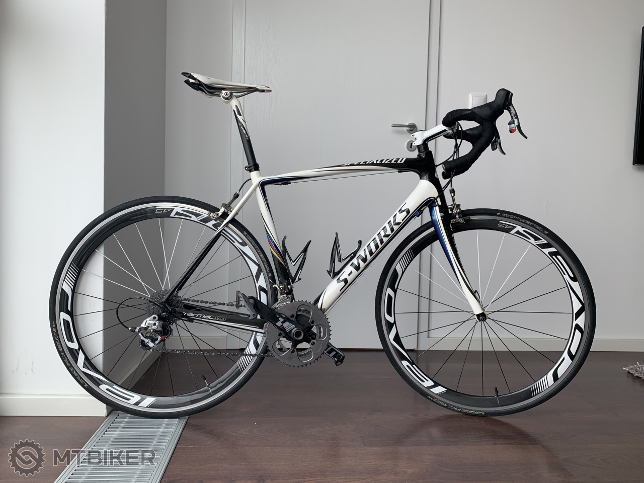 specialized roubaix saxo bank edition