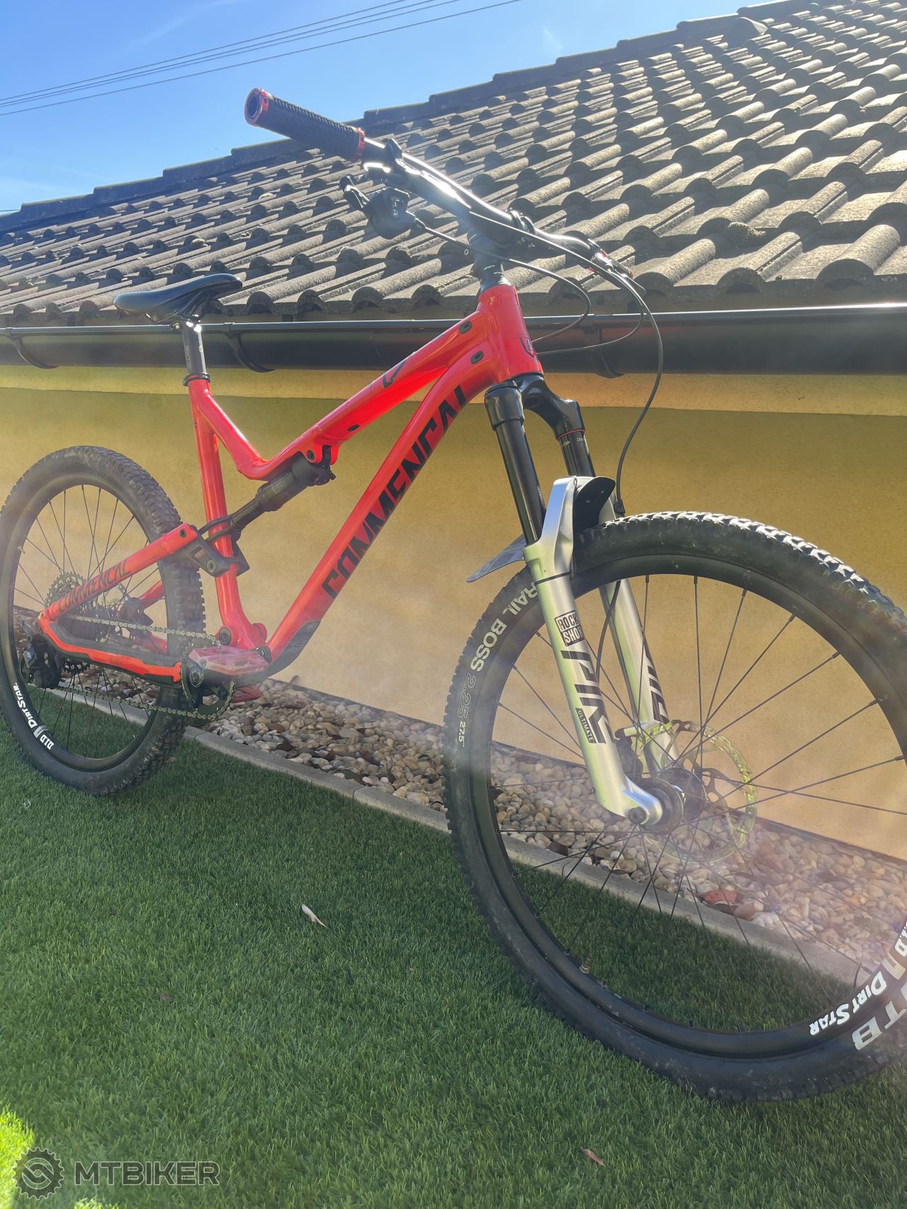 mongoose bike 27.5