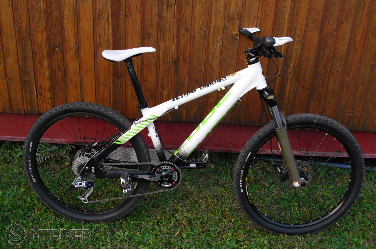 cube flying circus dirt bike
