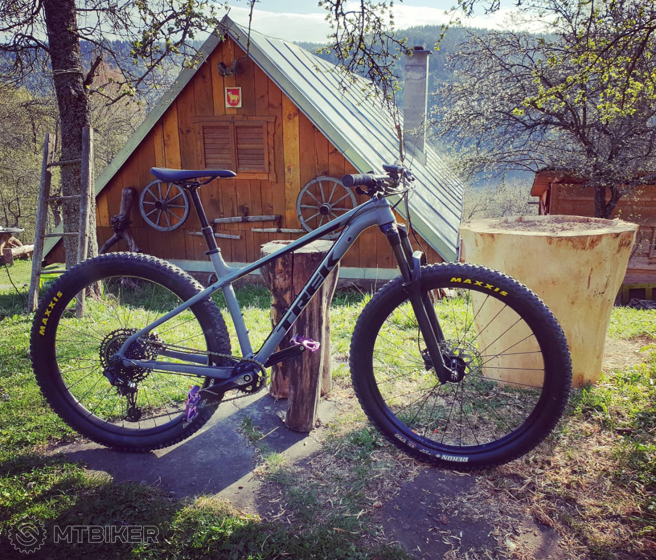 trek roscoe 8 2019 cena