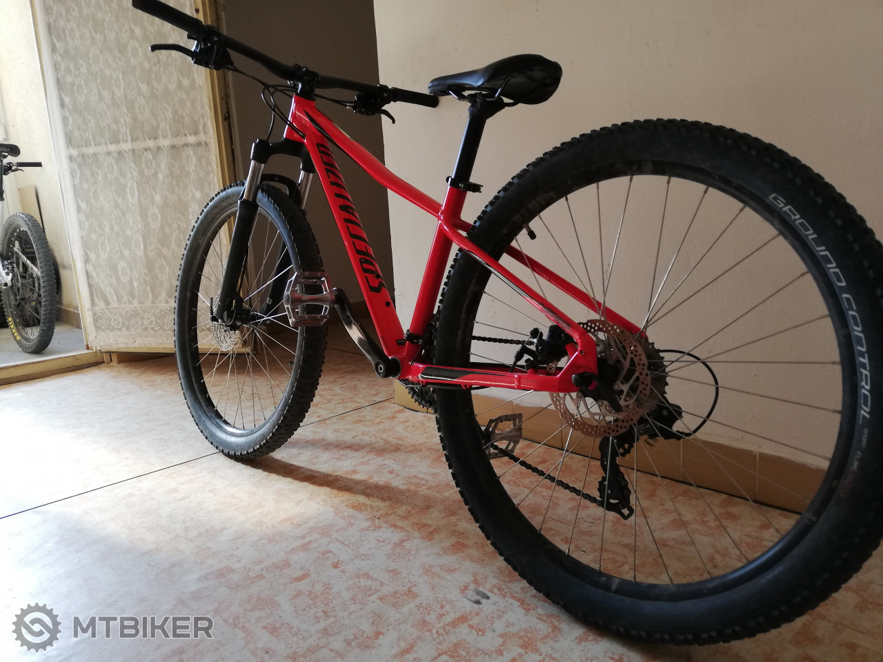 specialized pitch 2018 black