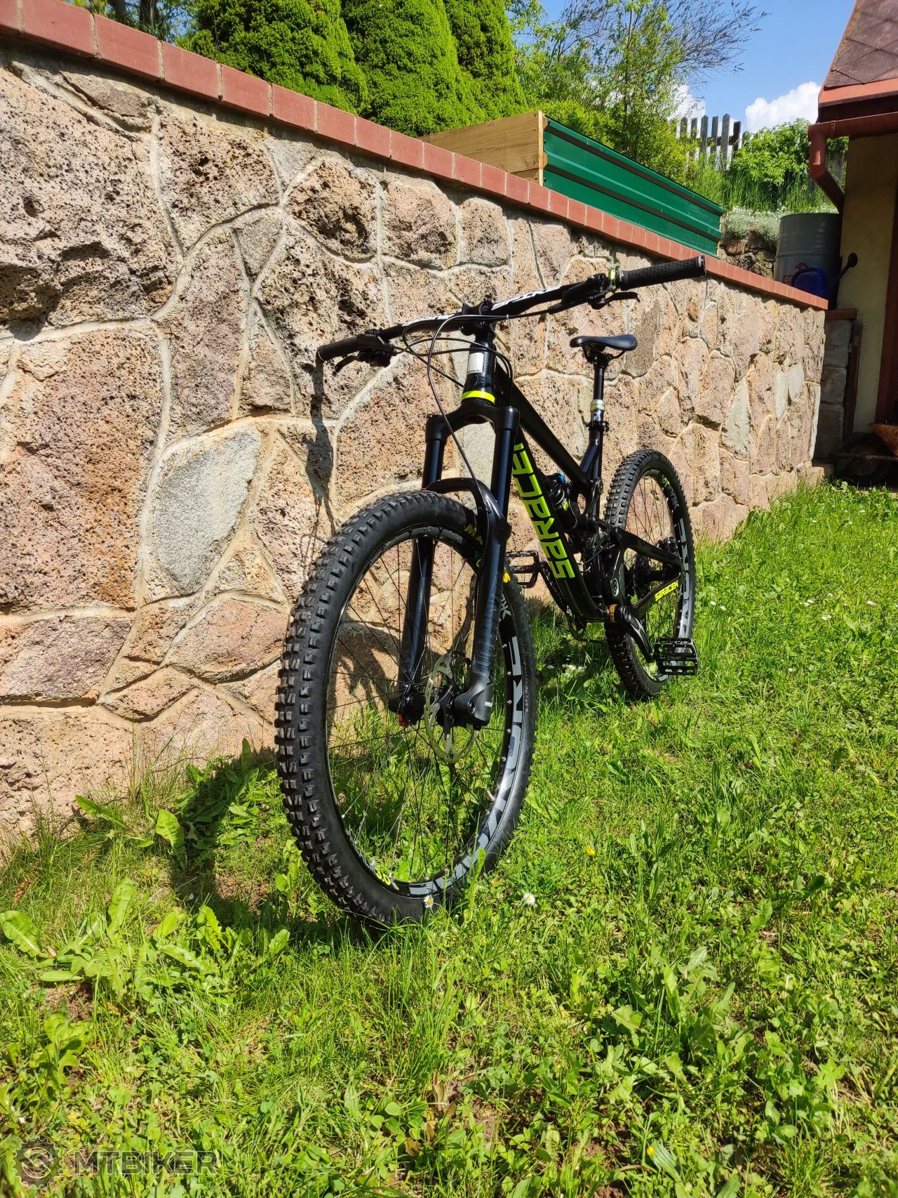 Saracen ariel elite Horské celoodpružené bicykle MTBIKER bazár