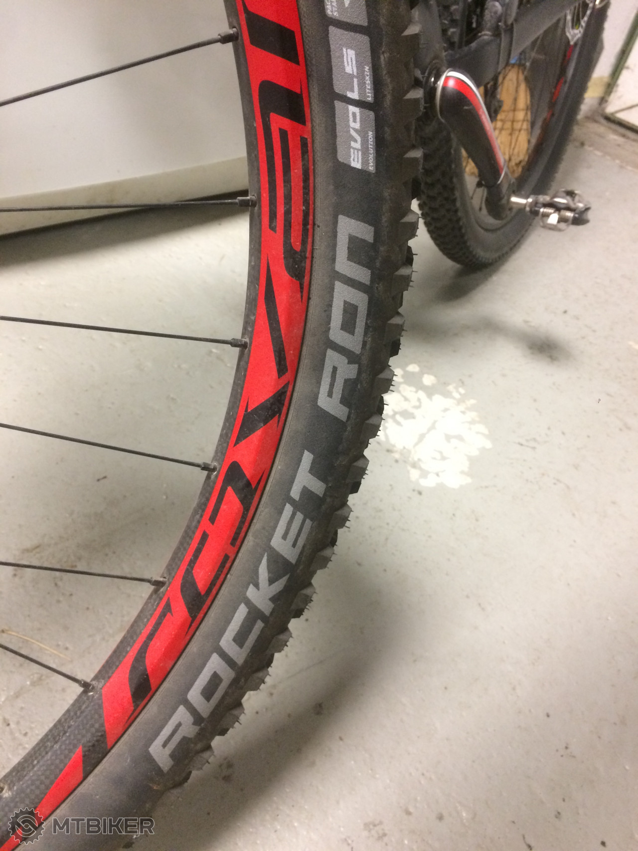 schwalbe rocket ron evo