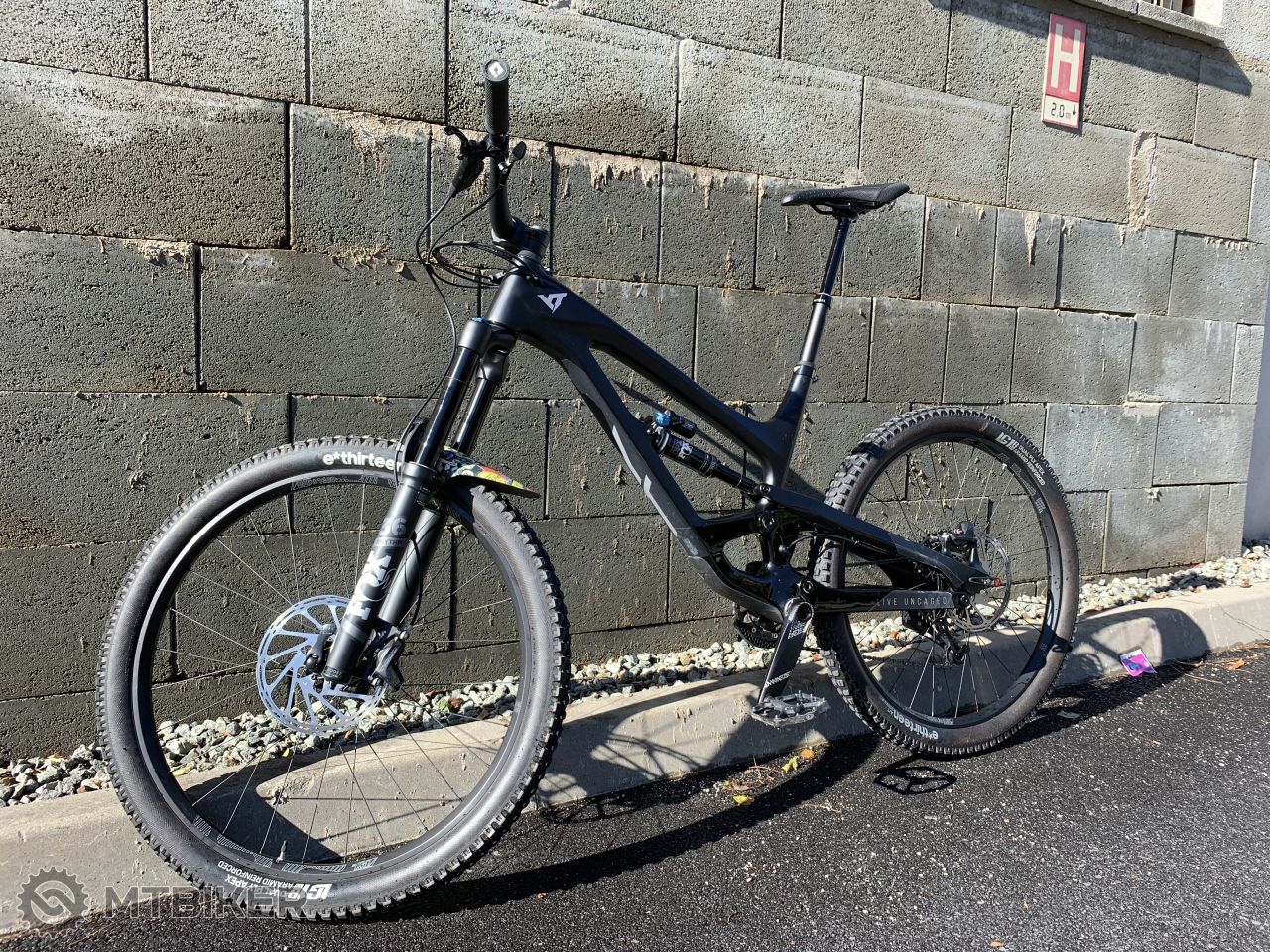 yt capra black