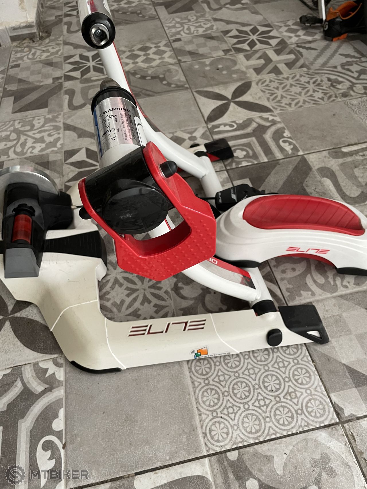 trenażer elite qubo power mag smart b 