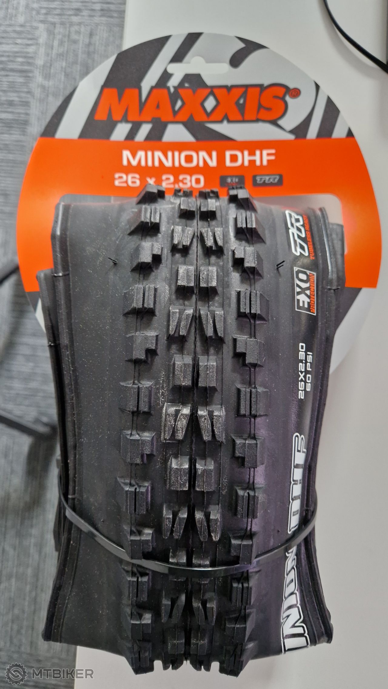 maxxis dhf 26 2.3