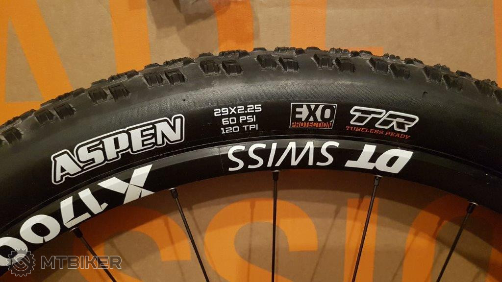 maxxis rekon 26 inch