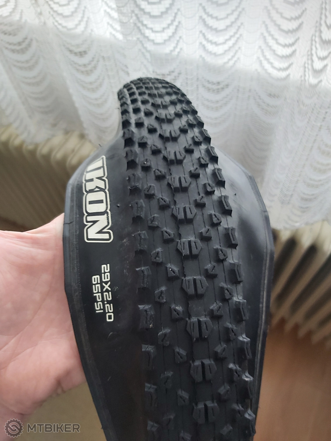 maxxis ikon 2.2 29