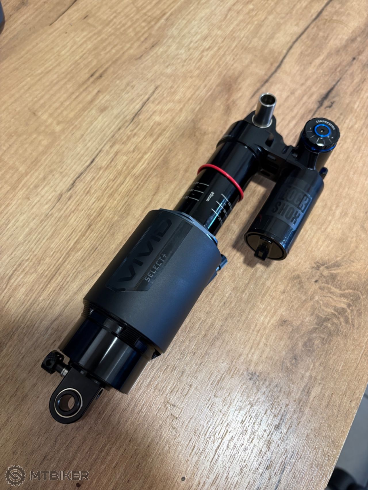 Nový RockShox Vivid Select+ 230x65