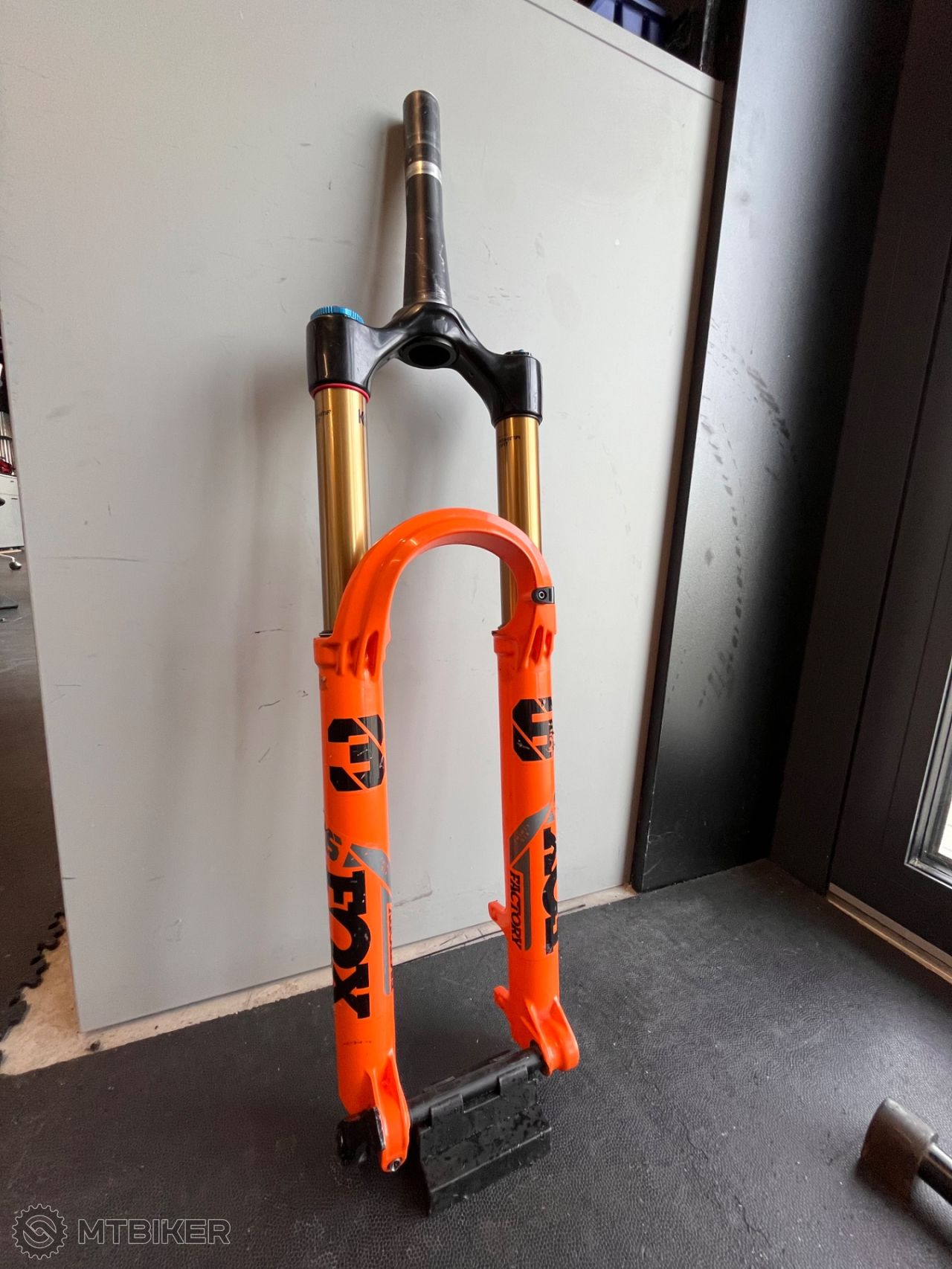 Fox 36 Factory 29" 160mm Grip2 (Shiny Orange) + XL blatník