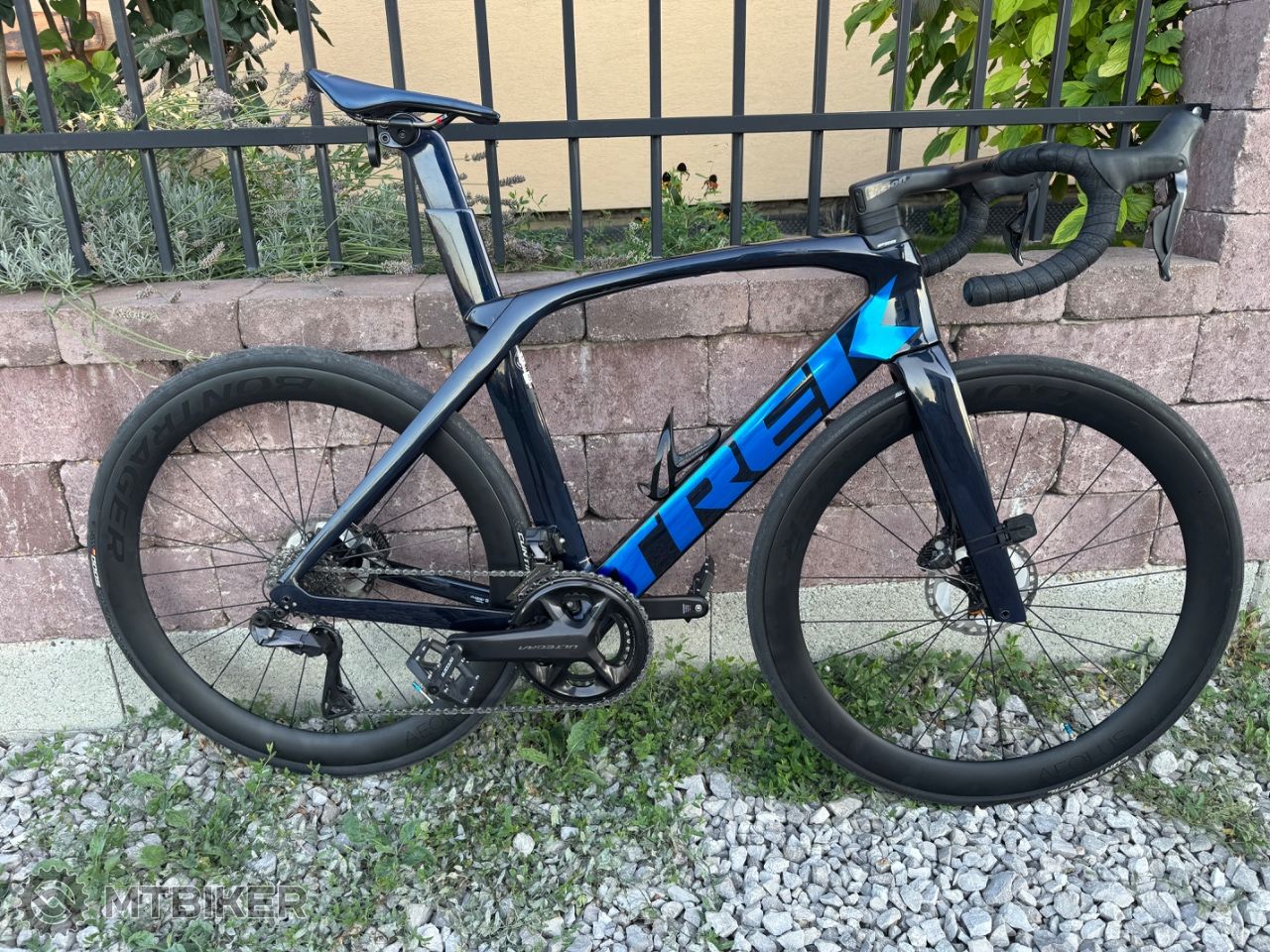 Trek Madone SL7 gen 6 modelový rok 2022 kupeny 14.11.2023 Rám 500 Series OCL