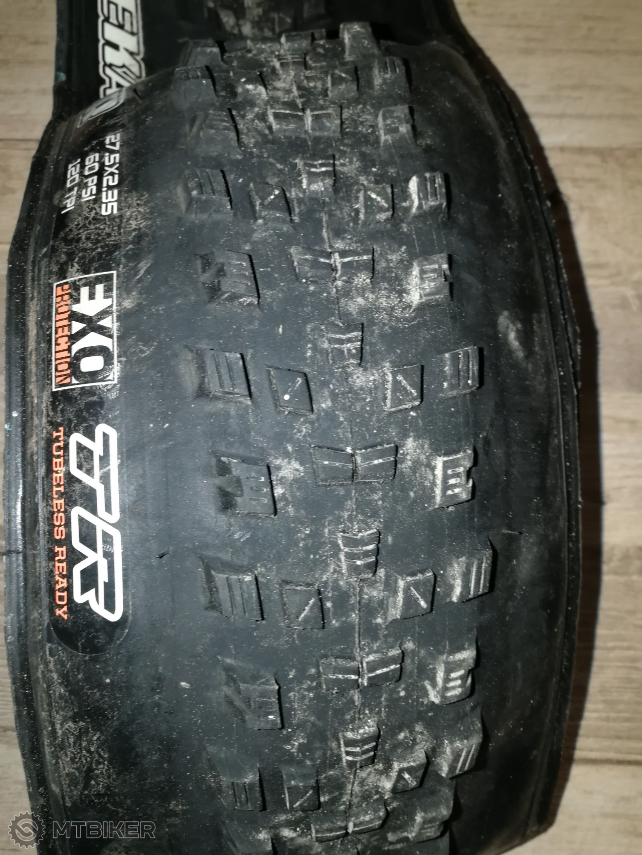 maxxis forekaster 27 5x2 35