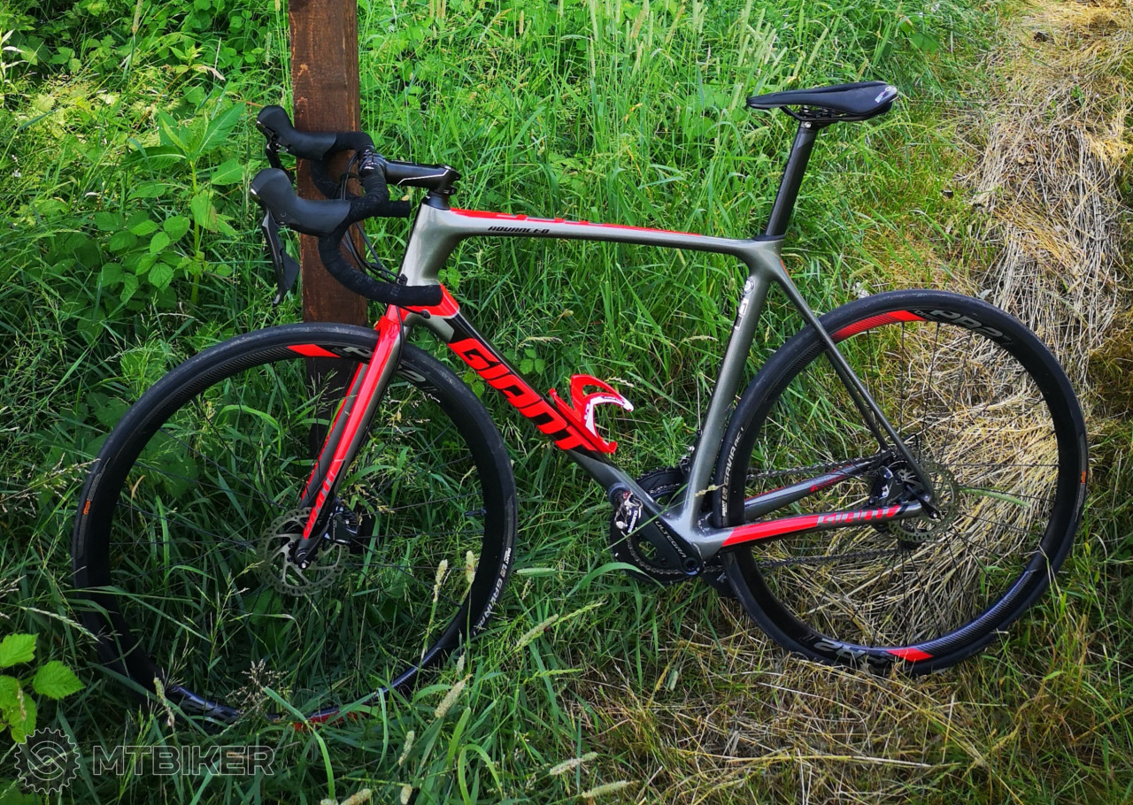 giant-tcr-advanced-1-disc-2019-cestn-bicykle-mtbiker-baz-r