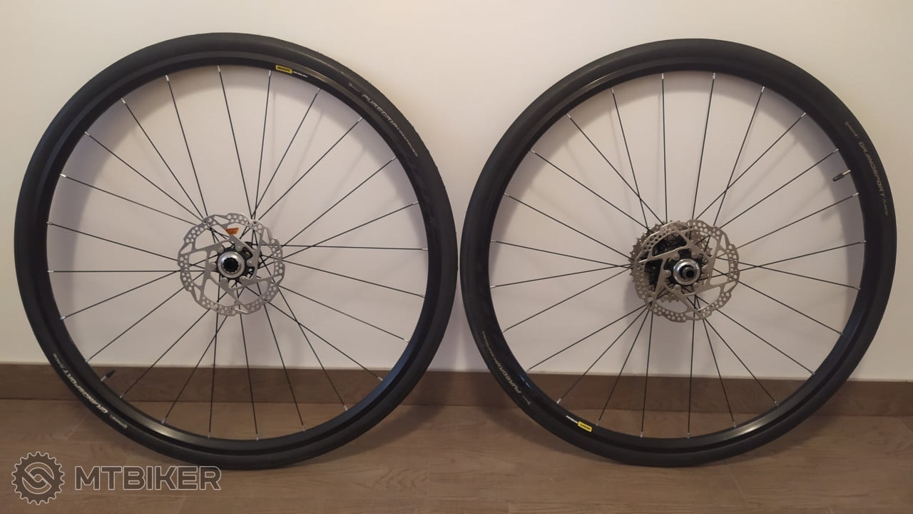 mavic aksium disc tubeless