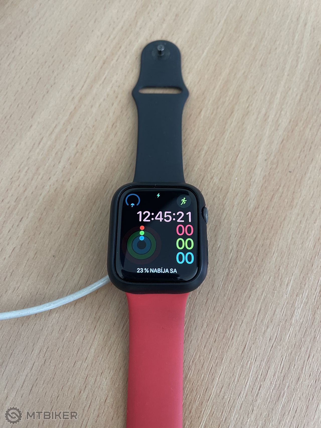 Apple watch 44mm Sportovní hodinky pro cyklisty a sportovce