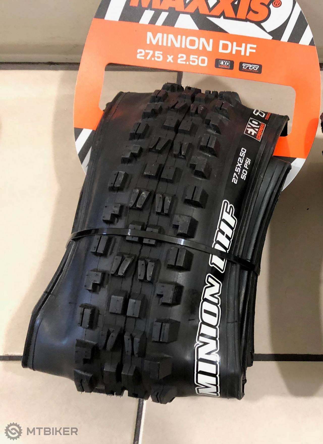 maxxis minion 27 5x2 8