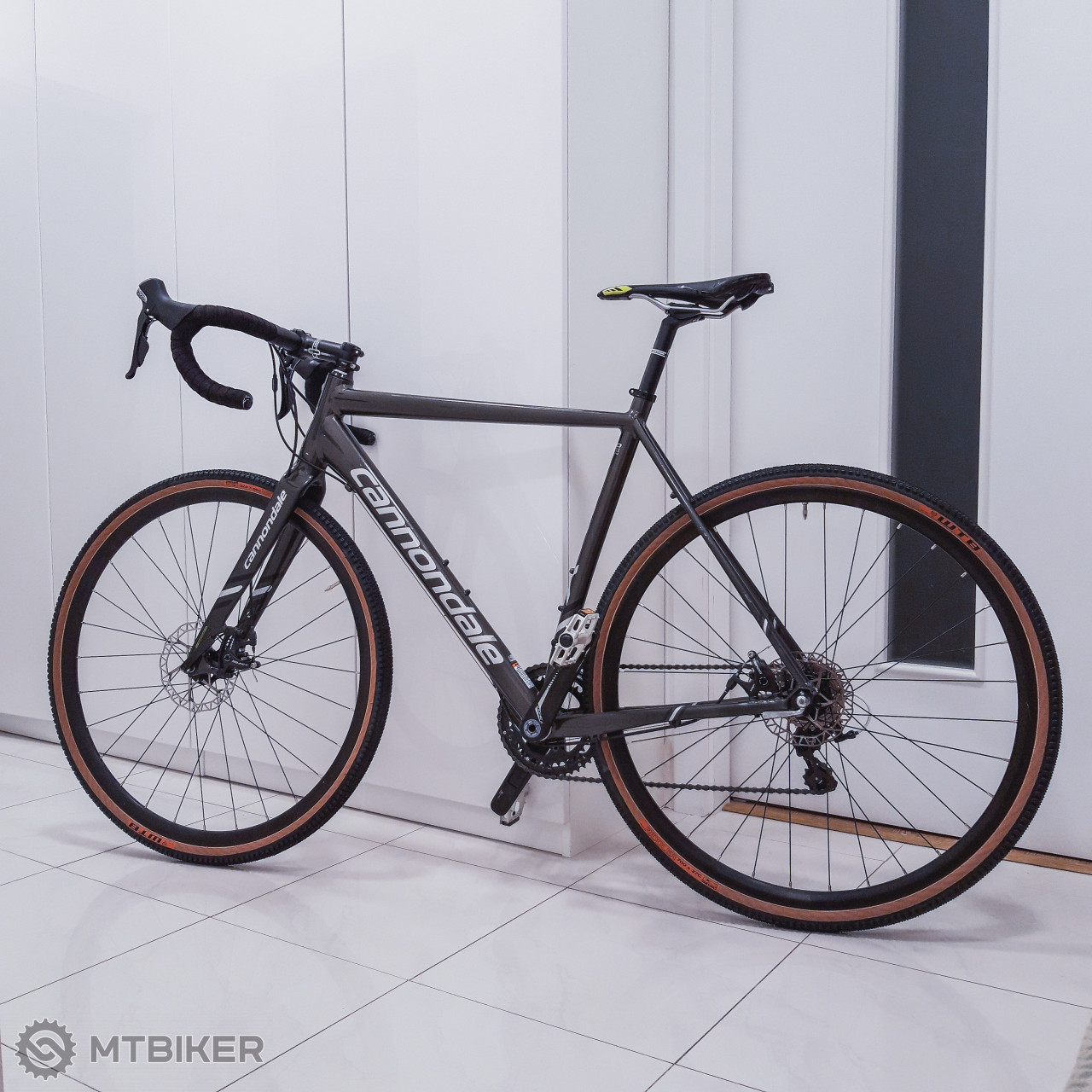 cannondale road bike caad12