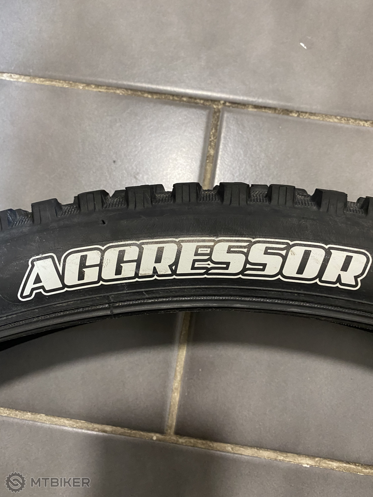 maxxis aggressor 2.3 exo 26