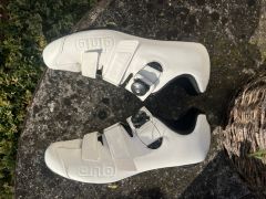 DHB karbonove cestne tretry