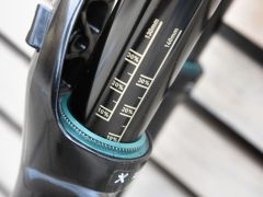 Vidlice 29 Rock Shox Yari Lyrik Charger 2.1 RC2 130 mm Upgrade SKF