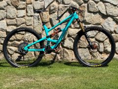 YT Capra 29" CF Core 4 / Nox Blue / L / Jedinečný build