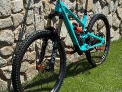 YT Capra 29" CF Core 4 / Nox Blue / L / Jedinečný build