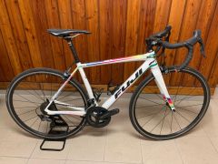 Cestný bicykel Fuji