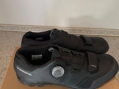 Tretry Shimano Sh-Me502, veľkosť 43