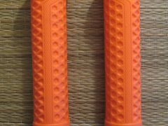 Nové gripy ODI Vans V1.0 Lock-On Gips