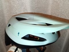 Prilba specialized
