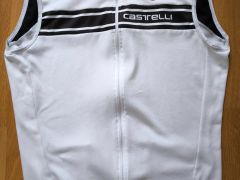 Castelli bez rukávov.