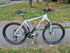 Zachovalý dámsky/juniorský horský bicykel HT XCS 5.5 (S 26&quot;)