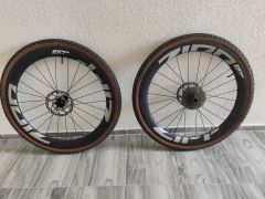 Zipp 303 xplrs