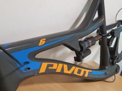 Predám rám Pivot Mach6 carbon , velkosť M