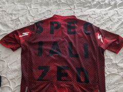 Dres  plus nohavice specialized