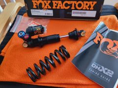 Nový Fox Dhx2 Factory 2025 + Fox pružina