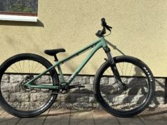 Predávam canyon dirt Jumper
