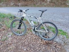 Vedora Connex 19" (M/L) , 26", hydr. kotuce, 3x8