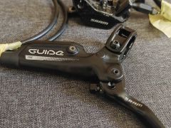 Brzdy Sram Guide RE p+z