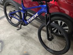 Predám úplne nový Trek Rail 9.5 2023 Carbon XL s displejom Bosch na ráme