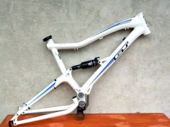 GT Sensor 1 + Rock Shox Monarch RT3