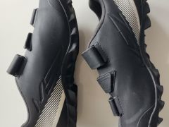 Tretry Shimano Sh-Me200, vel. 41