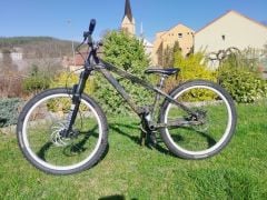 CTM Dirt jump v Custom barvě