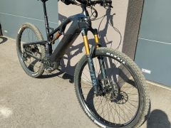 Karbónový Raymond FullRay r.2024 (velk. L )