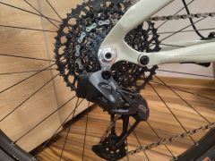 Lee Cougan Fox factory/ Sram GX AXS (velk. M)