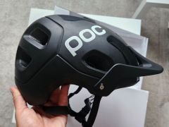 Cierna matna prilba POC Tectal