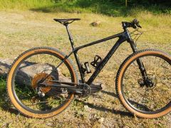 Cannondale F-si carbon, karbonove kolesá